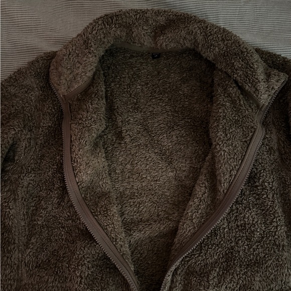 UNIQLO FLEECE SWEATER IN STONE GREY - Picture 3 of 4